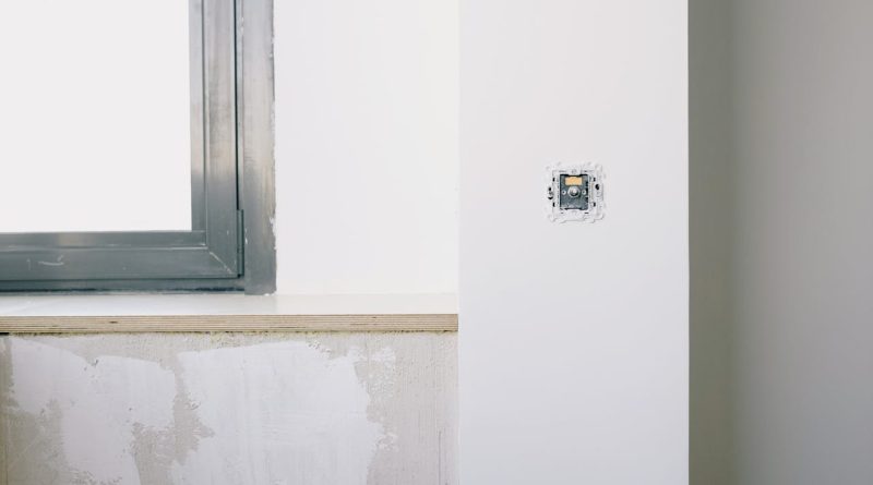 Comprendre le placement idéal des prises et interrupteurs dans votre maison