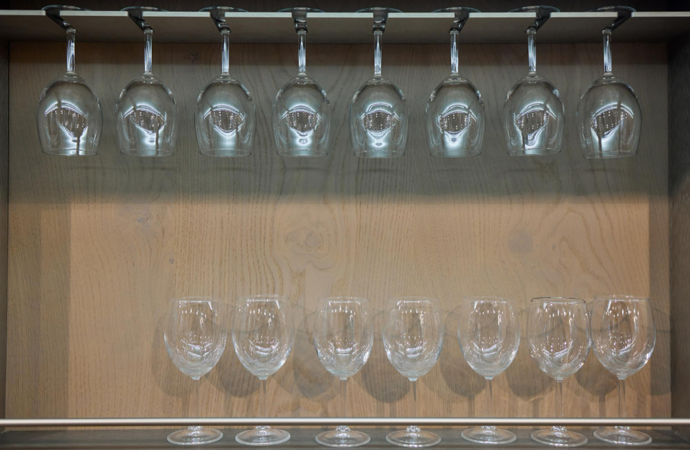 Rangement de verre dans un tiroir